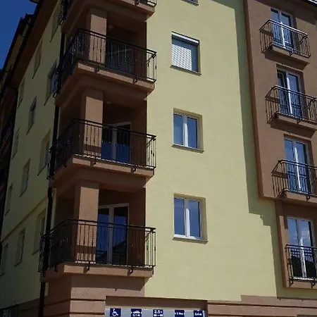 Elsie Apartment